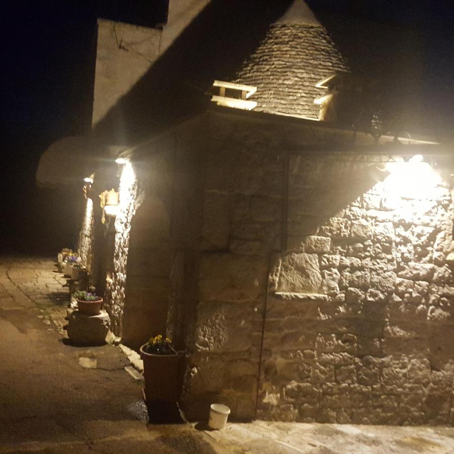 Гостевой дом Il Trullo Di Nonna Lella Кастеллана-Гротте Экстерьер фото
