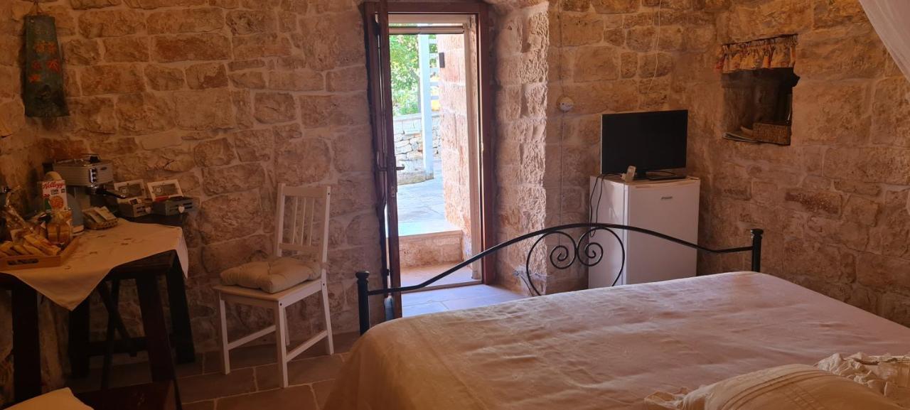 Гостевой дом Il Trullo Di Nonna Lella Кастеллана-Гротте Экстерьер фото