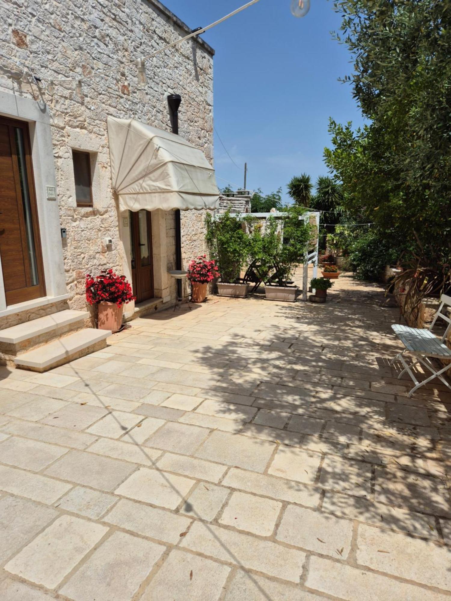 Гостевой дом Il Trullo Di Nonna Lella Кастеллана-Гротте Экстерьер фото